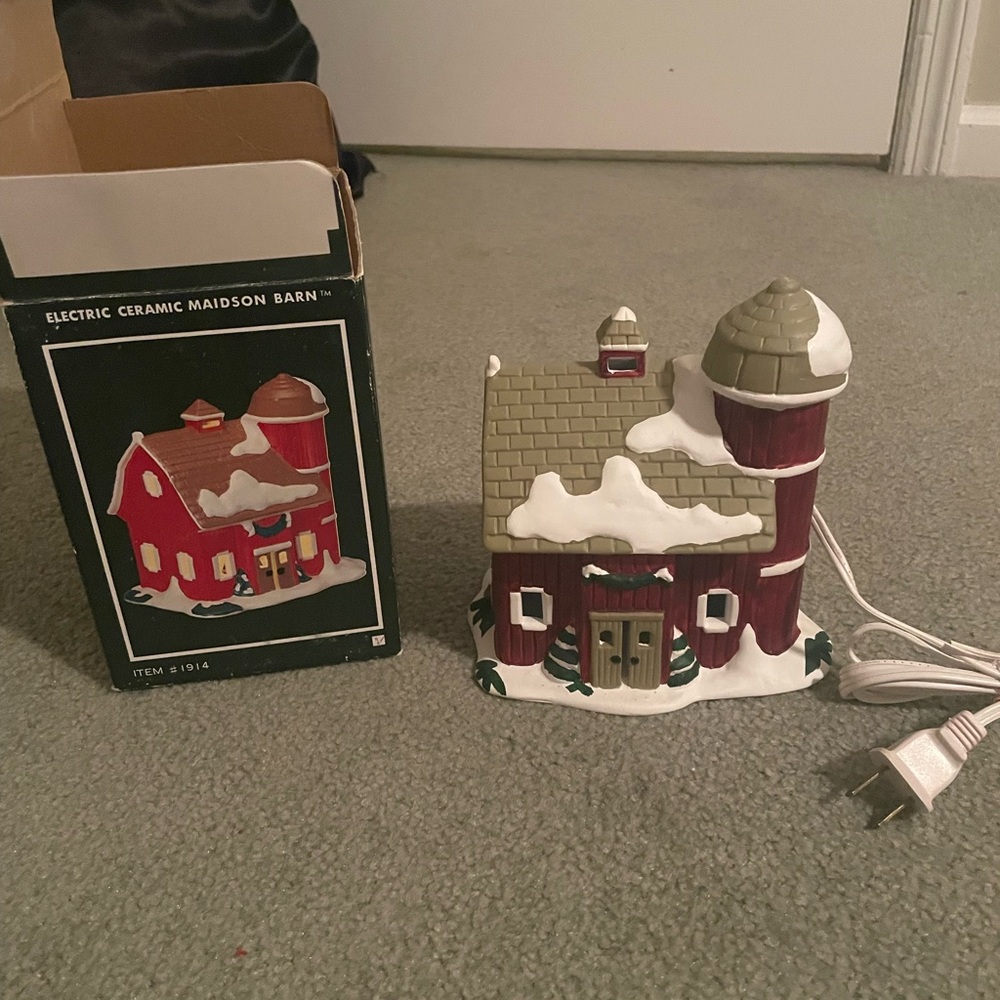 1991 electric ceramic Maidson barn